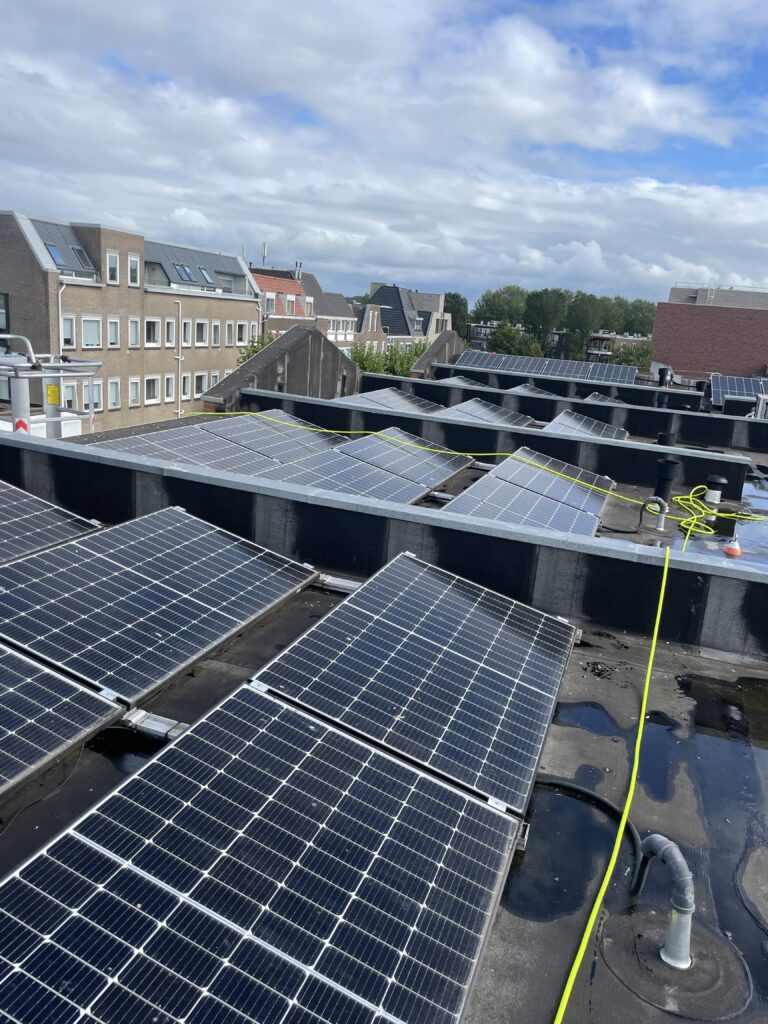 Periodiek schoonmaak van zonnepanelen